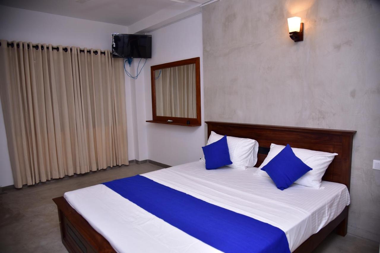 Lily Holiday Apartments Hikkaduwa Exterior photo