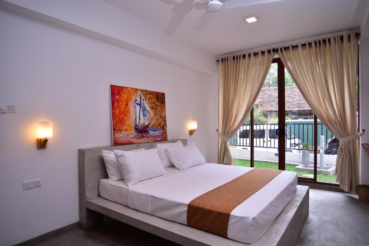Lily Holiday Apartments Hikkaduwa Exterior photo